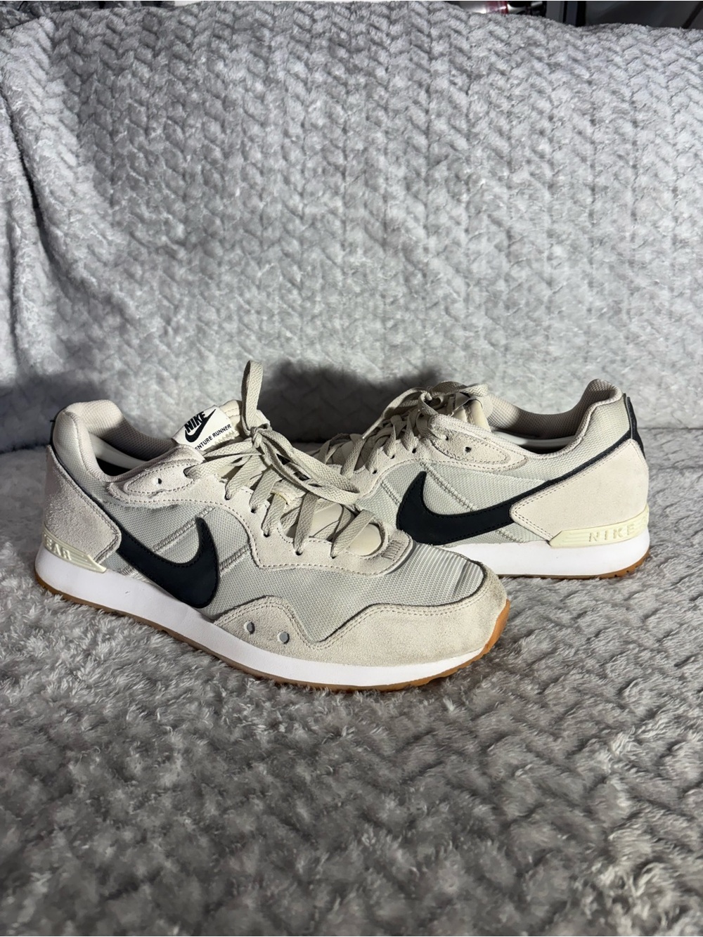 Nike Men’s Cream/Beige Sneakers with Black Swoosh